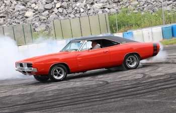 Rolling Burnout & Donut Contest at Chrysler Nationals