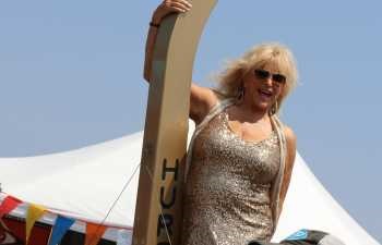 Meet Linda Vaughn at the Chrysler Nationals