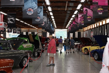 CE_GM_BT-FeaturedVehicleDisplays_AW-2025_028