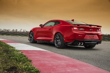 2020-Chevrolet-Camaro-ZL1-Rear_left