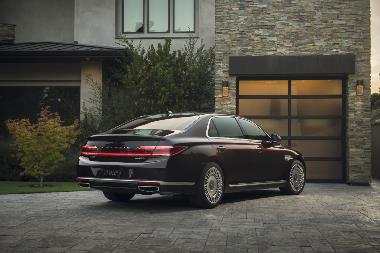 2020 Genesis G90_rear_right