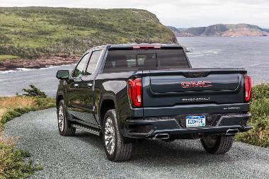 2020-GMC-Sierra-Denali-rear_left