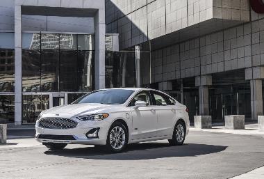 2019 Ford Fusion_front_left