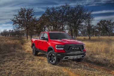 2019 Dodge Ram_Rebel_front_right