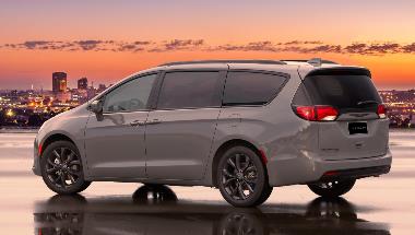 2020 Chrysler Pacifica_Rear_Left