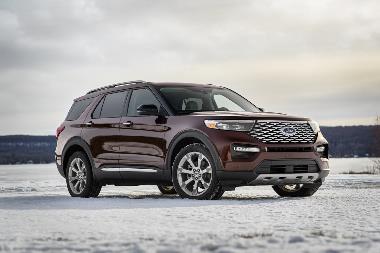 2020-Ford-Explorer-Platinum_front_right