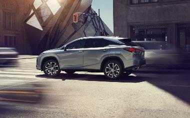 2020_Lexus_RX_350_side_left