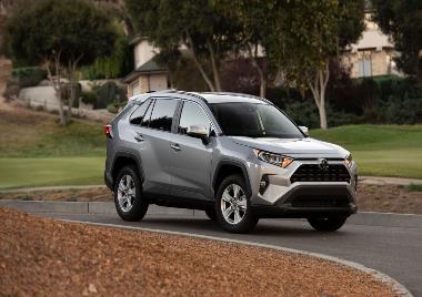 2020 Toyota RAV4_front_right