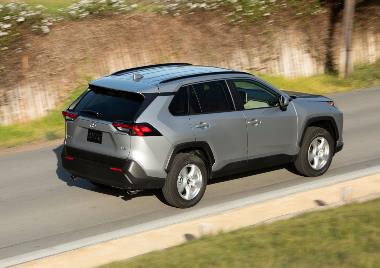 2020 Toyota RAV4_rear_right