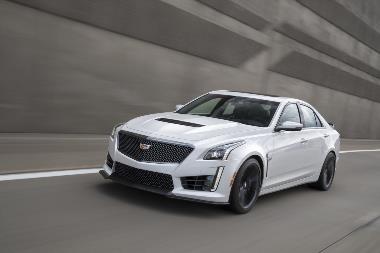 2019-Cadillac-CTS-V_front_left