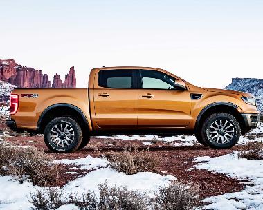 2019_Ford_Ranger_side_right