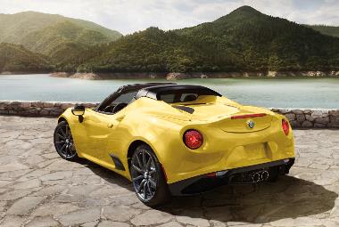 2019 Alfa Romeo 4C Spider_rear_left