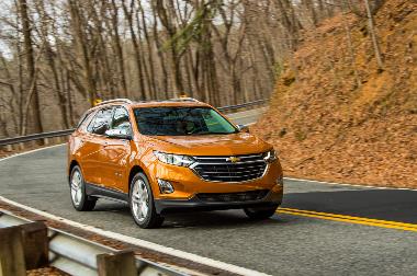 2019-Chevrolet-Equinox-front_right