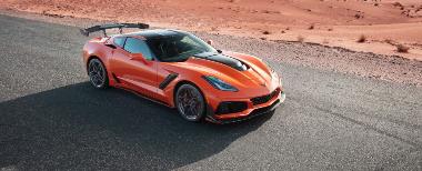 2. 2019 Corvette ZR-1_Front_right_