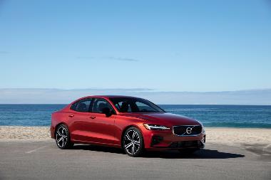 2019 Volvo S60_Front_Right