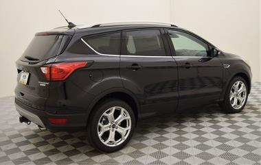 2019 Ford Escape Titanium_Rear_right